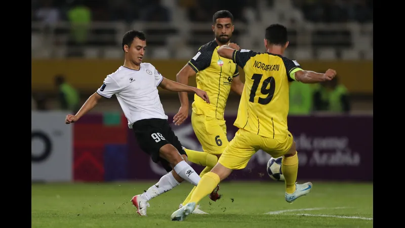 Trận đấu bóng đá giữa đội Foolad và - "Foolad" vs "Sepahan"