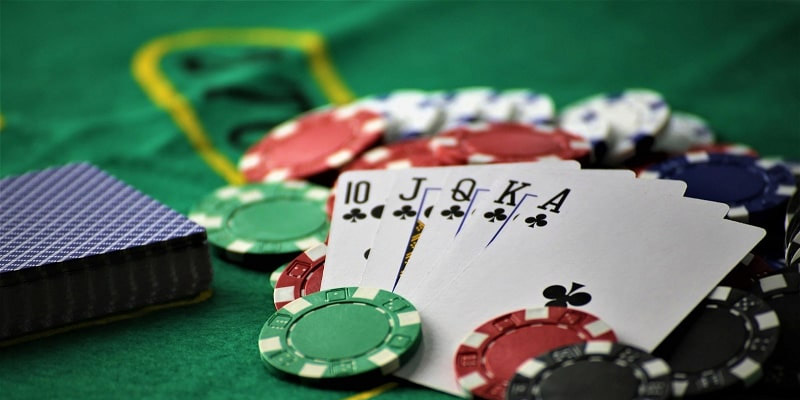 Bỏ túi ngay cách chơi Poker bịp bất bại trước đối thủ 4 Cách chơi Poker bịp bất bại trước đối thủ